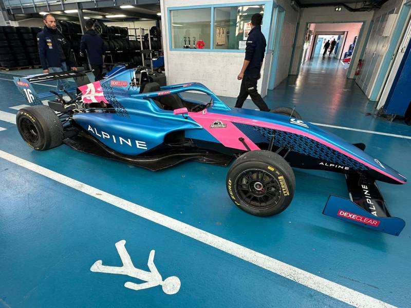 Vecktotum réalise la livrée d'Alpine pour le GP Explorer 3