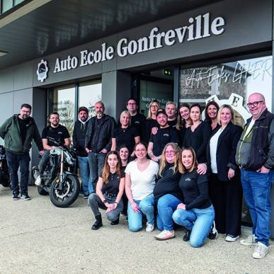 Vecktotum - Enseigne lettres PVC - Marquage publicitaire véhicule - Auto Ecole l'Her - Le Havre - Gonfreville l'Orcher