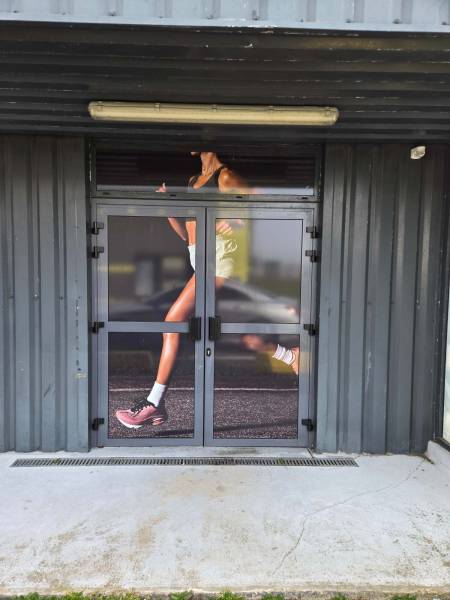 Adhésifs sur portes vitrées pour magasin de running à Gonfreville l’Orcher