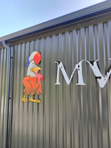 Pose d’enseigne en lettres découpées pour MVJ Chevallier à Montivilliers