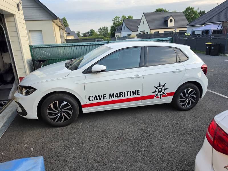 Marquage publicitaire sur Volkswagen Polo pour la Cave Maritime au Havre